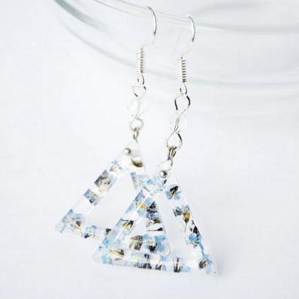 Triangles with flat-dried forget-me..