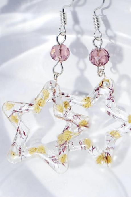  Field spikelets and goldenrod star shaped resin dangle earrings