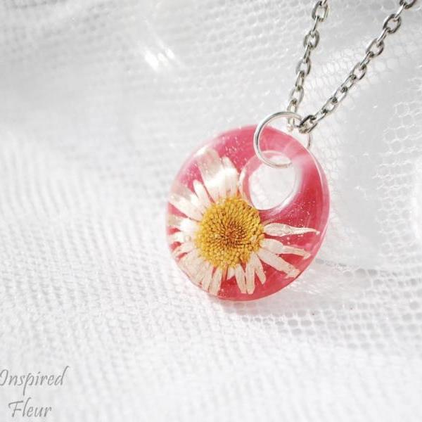 Cute pendant with chamomile necklace