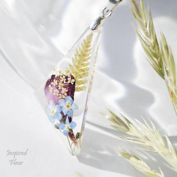 Laconic pendant with a triangular composition resin necklace